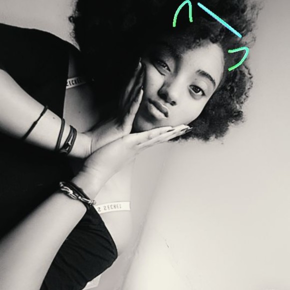 Meet your Posher, Caleah - Picture 1 of 1